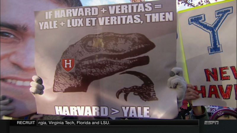 Illustration for article titled "Yale Cites Wikipedia": Your College GameDay Sign Roundup